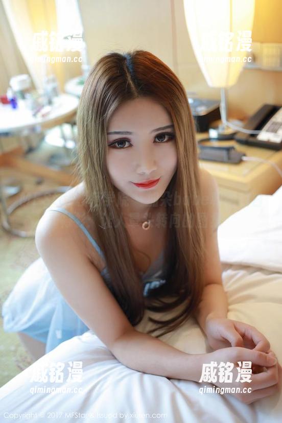 MFStar模范学院 - 加朵babe和她的白衬衫：让人晕头转向的图集