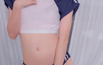 轻松愉悦，喵糖映画的课室学妹无圣光下的校园气息真不一般