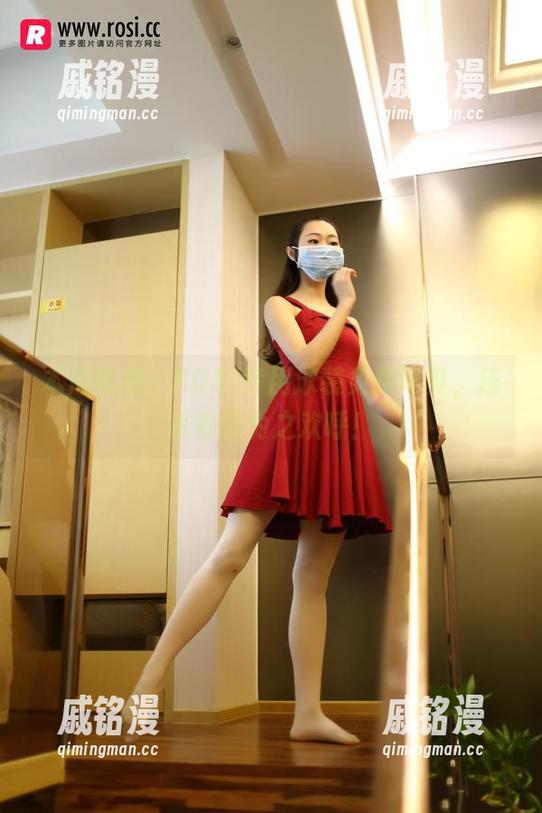 本周特推：ROSI专用泳装免费写真，连水都要为之欢呼！