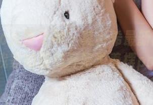 TouTiao头条女神 – 莫小希最新内衣照片，连我家的猫都开始学着摆pose！