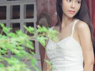 UGirls尤果网 – 高清中的空姐郭婉祈：撇开手里咖啡，这才是空中的风景线
