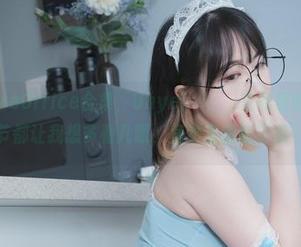 DeepmoreOffice合集，Uhye(이유혜)在私房的每一个细节都让我想多看几眼，竟然有如此巧思！