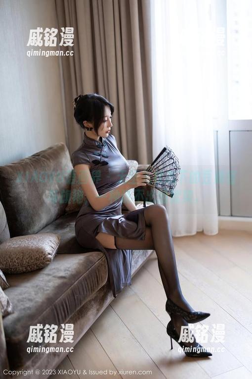 XIAOYU语画界-豆瓣酱 XIAOYU语画界 - 无圣光状态下的豆瓣酱与旗袍,一种说不出的默契。