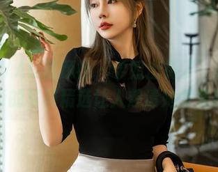 XINGYAN星颜社 – 学姐出街了，李若汐ci的写真精选让人想请她签名！