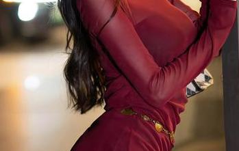 Xiuren秀人网 – 小茉莉jasmine与她的丝袜作品集：穿越时光的轻巧