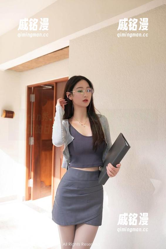 Xiuren秀人网 - 这就是樱桃小犊子穿礼服的日常，不信？原图给你看！