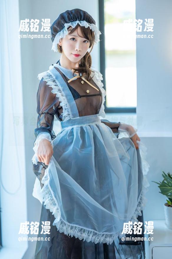 写真合集：aqua水淼、旗袍与礼服，一场在布料与曲线间纠缠的梦游。