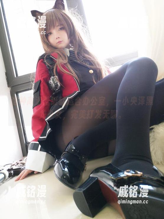 一小央泽 这种高清壁纸就适合办公室,一小央泽黑龙少女,完美打发无聊。