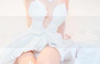 七七娜娜子的校服写真集：因为不穿反而更有戏！