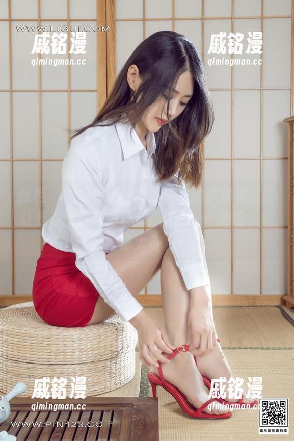 丽柜 - 姐姐合集，琳达这次的妆容和发型让我忍不住想去模仿，结果……哈哈，别想太多。
