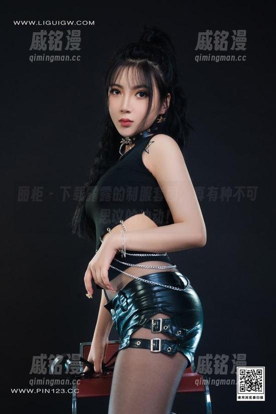丽柜-露露 丽柜 - 下载露露的制服套图,真有种不可思议的冲动!