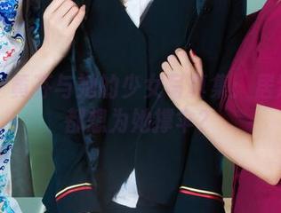 丽柜 – 黄芬与她的少女写真集：居然连雨都想为她撑伞？