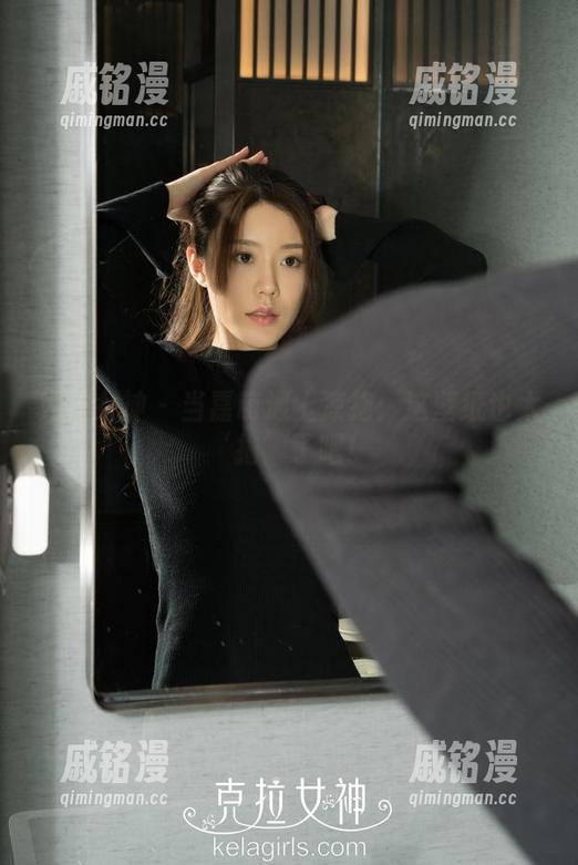 克拉女神 - 当嘉萌遇上凉拖：这壁纸也太‘拖’了吧！