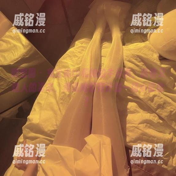 微密圈 - 兔宝妮to和她的牛仔裤，搞怪又迷人的姿态，难道她们在计划一场小冒险？