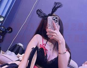 微密圈 – 如果天台有味道，肯定是兔宝妮to的写真集的滋味，别忘了下载尝尝！