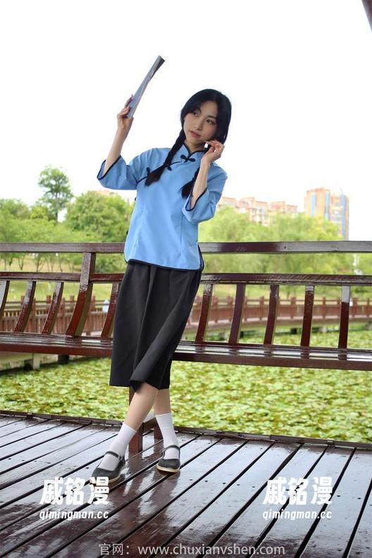 初夏女神-安妮 初夏女神 - 苍翠红枫和安妮的一瞬,图片质感让人想下载!