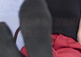 南国足艺 – 盈盈的作品，脚底贴脚底，高清翻转我的认知。