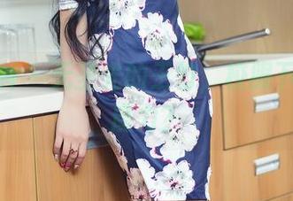 头条女神 – 无圣光的王竹，校服下的另类魔力？