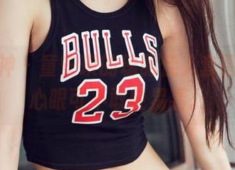 头条女神 – 童安琪的瑰丽佳人套图，没点心眼可不敢轻易看。