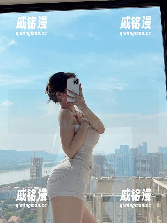 安妮yoo 微密圈 - 安妮yoo白裙套图下载:这裙子让人想起了清晨的露水,但一不小心就会踩到自己的裙摆…