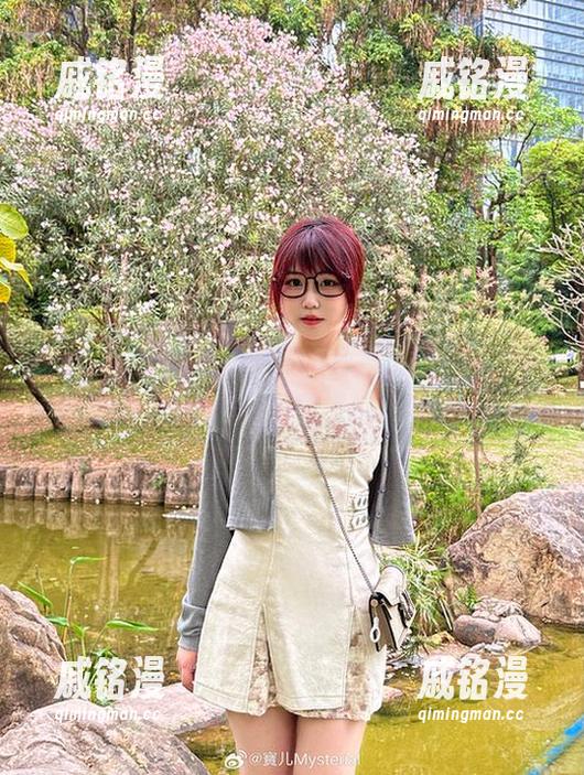 宝儿mysterial 宝儿mysterial的自拍合集,这才知道她其实只爱爬楼拍!
