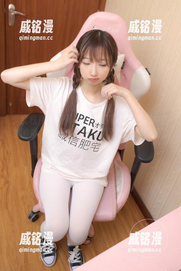 少女秩序-鹿可 少女秩序 - 鹿可短裤系列写真集:风中摇曳的童年快乐,下载来重温那‘傻愣愣’的日子!
