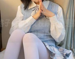 这白丝格子裙加少女秩序，可是别有一番风味啊！
