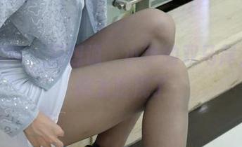 异思趣向 – 只想说，小小的双马尾，这美照太犯规了