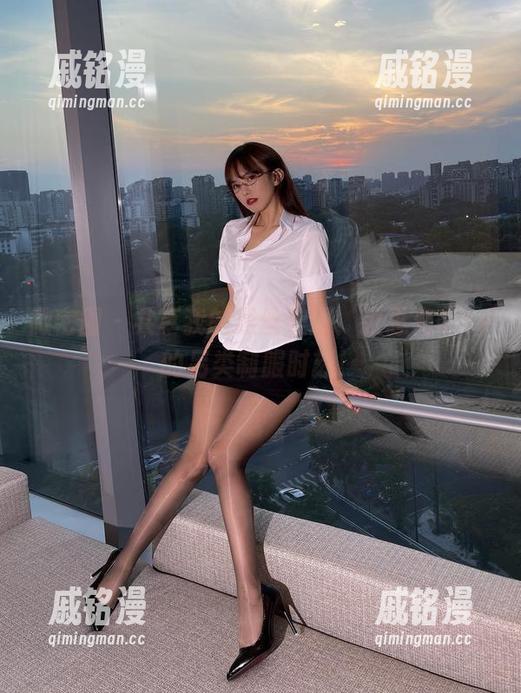 张思允nice 微密圈 - 共享我的黑丝美图,张思允nice的另类制服时刻!
