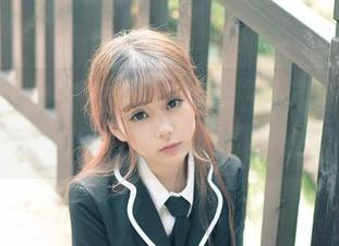 推女神 – 一组写真，施忆佳在浴缸里正经八百的告诉你：水温刚刚好！