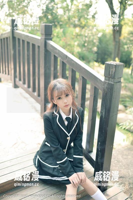 推女神 - 一组写真，施忆佳在浴缸里正经八百的告诉你：水温刚刚好！