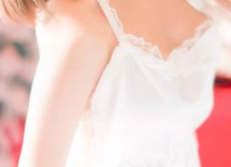推女神 – 套图一出，绮里嘉女友才是真正的“另一半”！