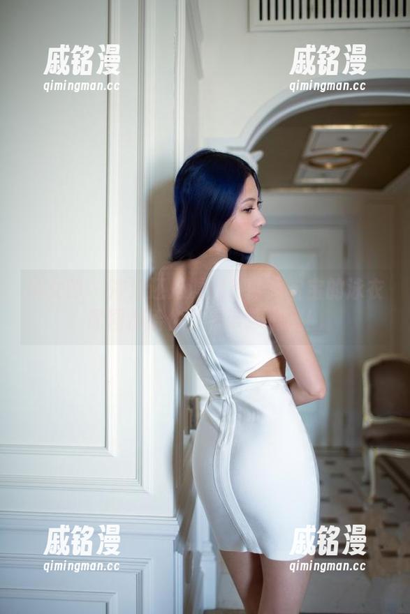 推女郎-哈尼宝宝 推女郎 - 冲浪还是漂浮?哈尼宝宝的泳衣原图都给你!不带泳道哦!
