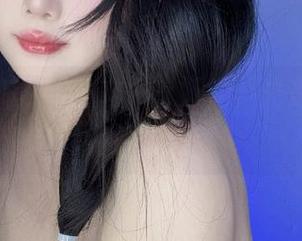 末夜787更新的这一套妖妃，光是看封面我都心虚。