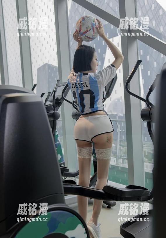 果儿Victoria 微密圈 - 果儿Victoria这组写真刚下载时,我以为我下载的是油漆,太亮了!
