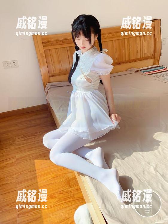 柴系小乖-生煎团团 柴系小乖 - 图片揭晓:连衣裙如何被生煎团团玩得出神入化?