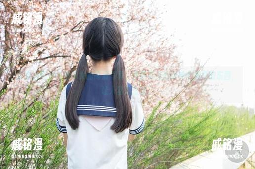 柴系小乖 - 吉他少女的高清写真，赤西夜夜的眼神中流露的东西，让人留连忘返。