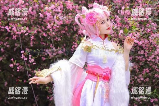 学妹的完美侧颜，桃暖酱的绝美套图，谁说只能低调？
