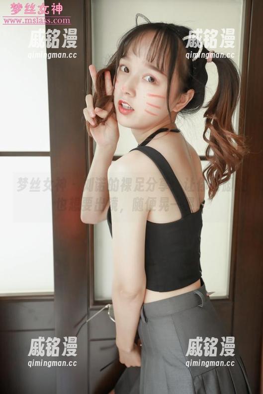 梦丝女神 - 刘诺的裸足分享：让你的脚趾也想要出镜，随便晃一晃！
