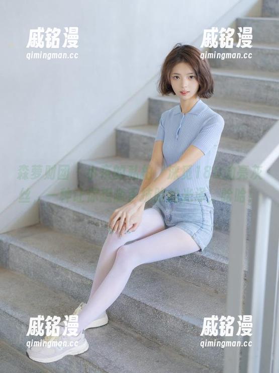 森萝财团 - 小夜的私拍，涞觅18D油亮灰丝，一种让你想随手抹脸的光泽，哈哈！