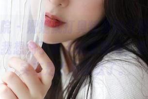 模范学院 – 姗姗就打奥特曼的白裙，不自觉地让我想到了夏天的冰淇淋，高清美图实在是太有诱惑了。