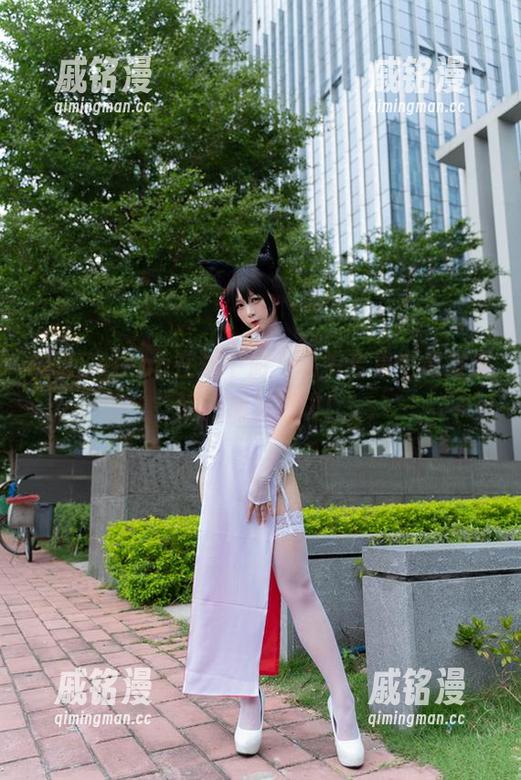 樱落Selena 樱落Selena在野中游,私拍合集中竟发现她的裸足秘诀!
