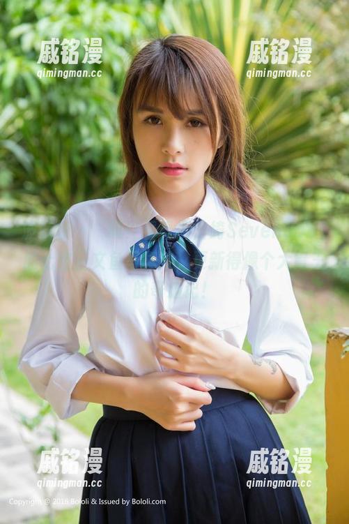 波萝社-柳侑绮Sevenbaby 波萝社 - “喂!看看柳侑绮Sevenbaby的七宝三文鱼写真集,更新得像个大胃王的奇遇记!
