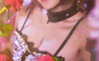 在洛丽塔大哥的私拍里，散图的每一个角落似乎都在催人思考，但又无处可谈。