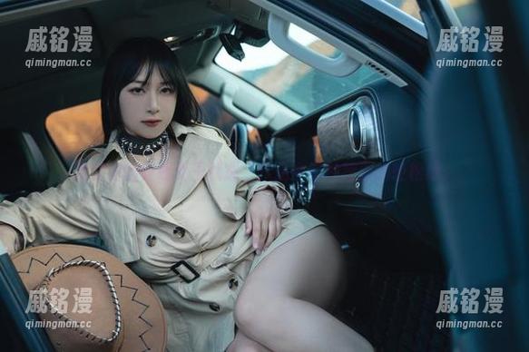 浅安安 浅安安的在线女王状态,作品中有种特别的轻松感。