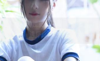 鲜艳灰丝，新来的浅安安图包，我说这些潜意识的选择真有意思。