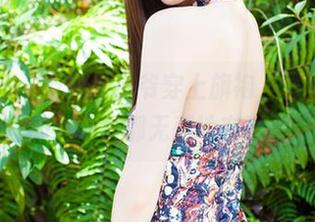 爱蜜社 – 当娜大少爷穿上旗袍，写真套图里的每一幕都无声地在对话。