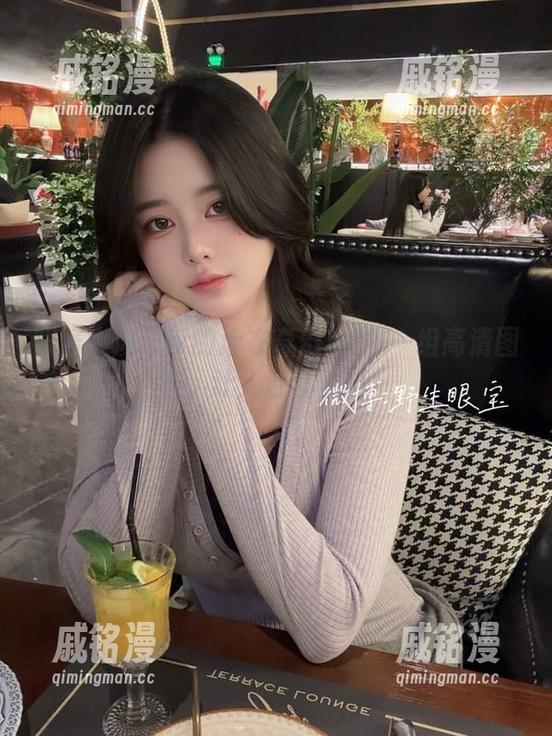 眼酱大魔王w 眼酱大魔王w的泳衣奇幻旅程-一组高清图集,让人意乱情迷!