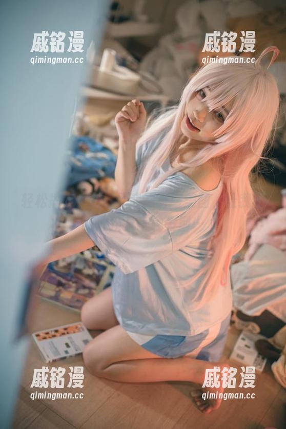 轻松搞定！神沢永莉的制服美图，让我不断想换几千种发型…