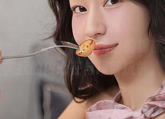 秀人网 – 麻烦了，下载优酱的棉袜写真集，我的内心在与理智抗争。